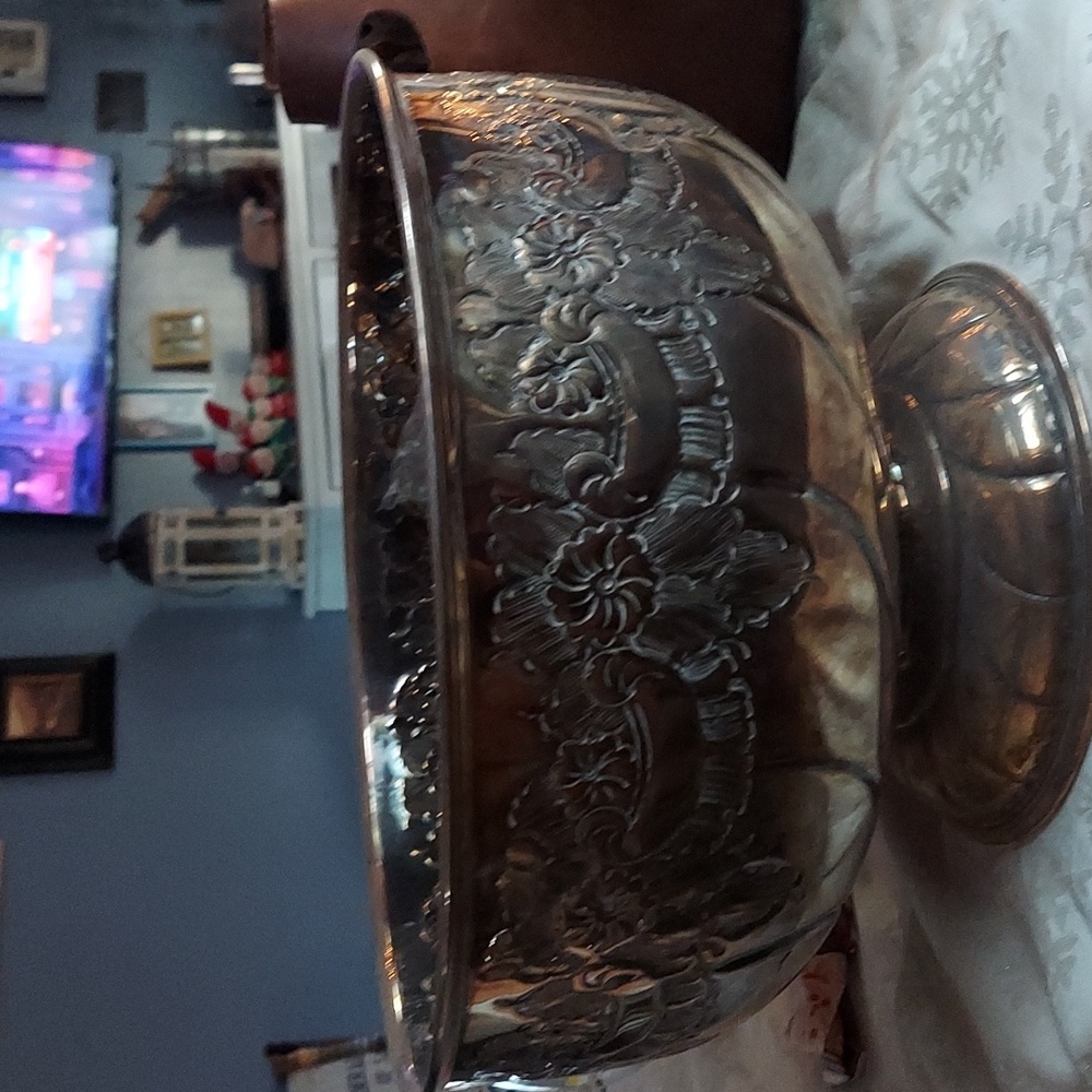 Viners of Sheffield Silver Plated punch bowl set
